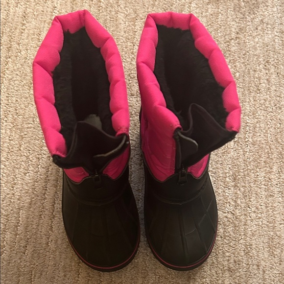 Pink and Black Winter Boots   -  I don't see a brand but likely Cat & Jack.. - Picture 4 of 4